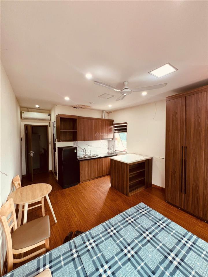 Chính chủ cho thuê ccmn hoàng quốc việt giá 4tr  30m2 full nội thất đẳng cấp châu âu