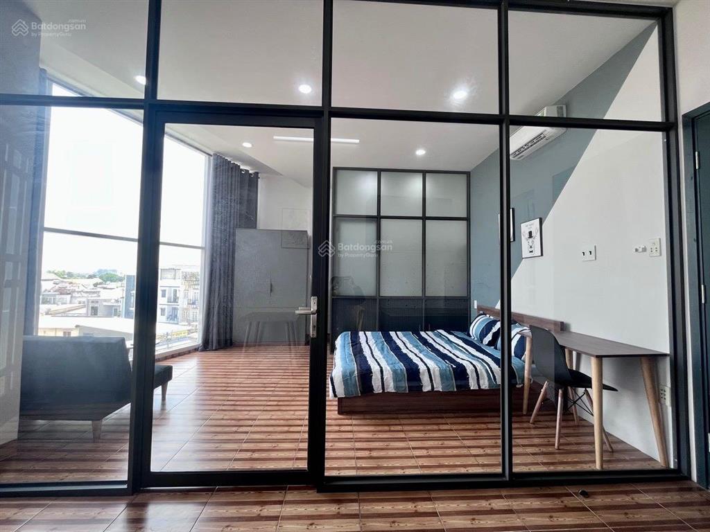1 phòng ngủ  ban công cửa sổ lớn siêu thoáng mát  tràn ngập ánh sáng tự nhiên  full nội thất