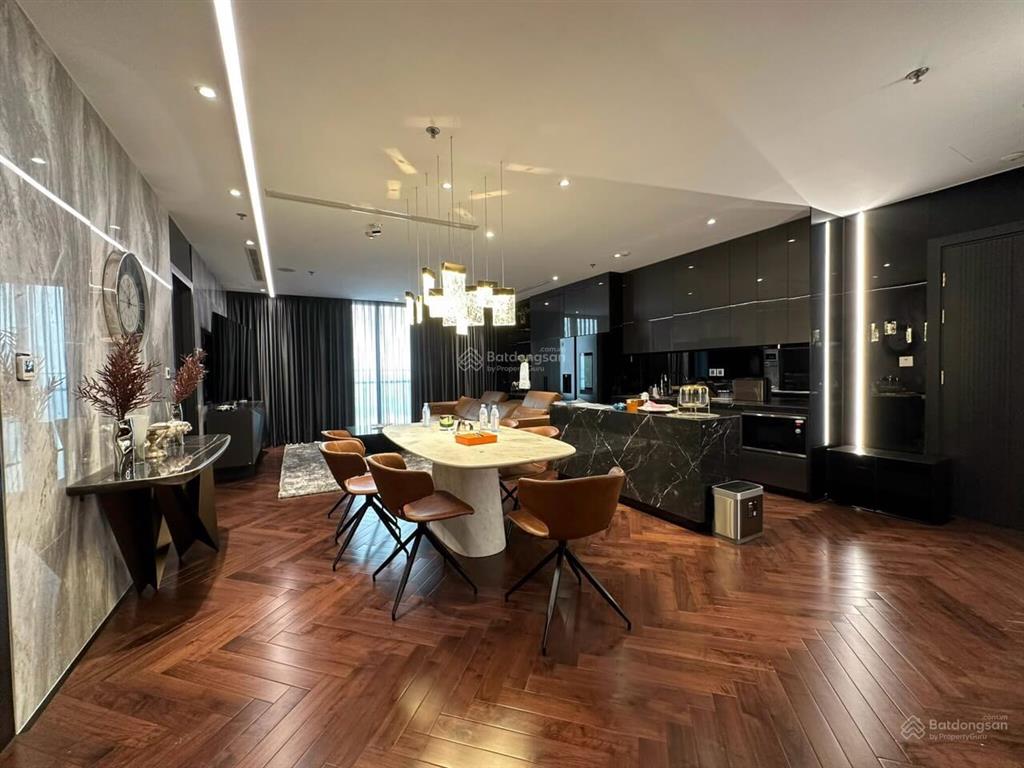 Cho thuê gấp căn hộ a22008 3pn view sông 121m2 vinhomes q1  full ntcc như hình dt 121m2 chỉ 36,8tr