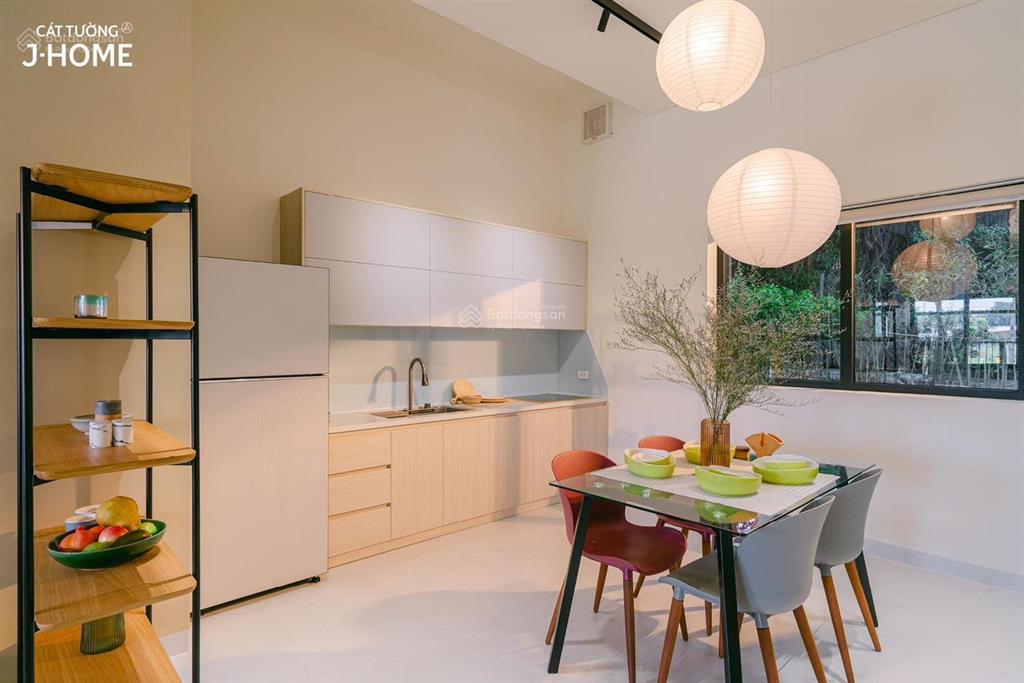 Bán căn vị trí víp 2 tầng, 81m2, 2pn, 2wc, có gara xe oto, có sân vườn nhật