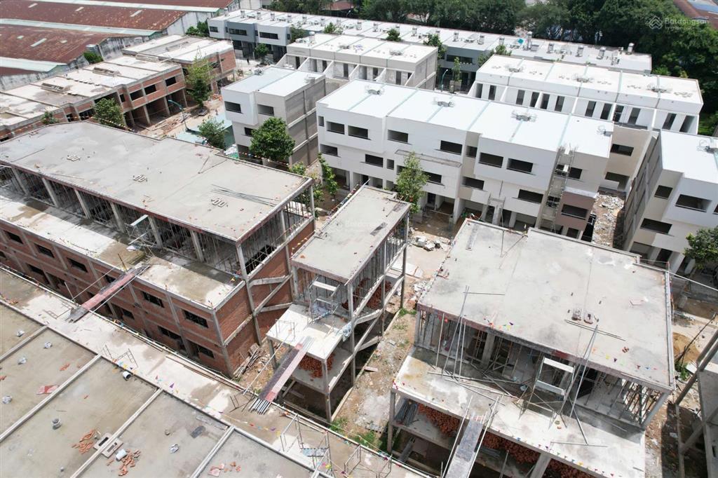 Chính chủ bán gấp căn 3 tầng, sổ hoàn công, nhà mới nhận, công chứng sang tên nhận nhà ở ngay