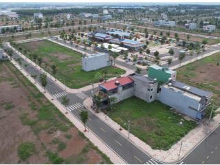 Bán nền đất 100m2 chính chủ ngay cạnh chợ đêm 1,4ha, sổ sẵn, vị trí đẹp ở và kinh doanh được ngay.