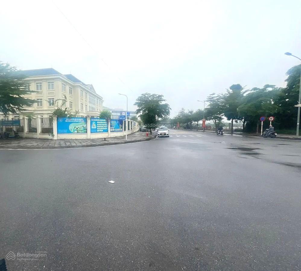 Bán đất mặt ngõ ô tô tránh, phúc lý, bắc từ liêm, 72m2, mt5.1m, sổ vuông a4, giá nhỉnh 11 tỷ