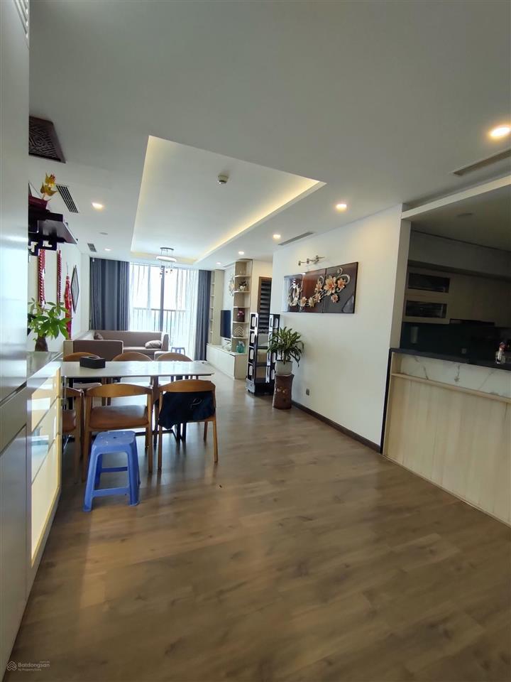Chính chủ cần cho thuê căn 3pn, 2wc, 109m tầng cao đẹp, tòa vip n01t4 ngoại giao đoàn, full đồ đẹp.
