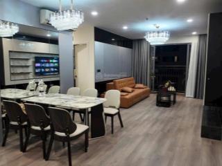 Chính chủ cần bán căn 3pn 2wc 112m, toà n03t3 ngoại giao đoàn, nội thất siêu xịn, mới tinh. giá tốt