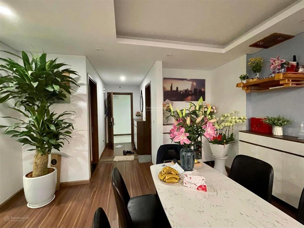 Chính chủ cần cho thuê căn hộ góc 3pn 2wc, 101m, full đồ, view hồ, toà n01t5 ngoại giao đoàn, 15tr