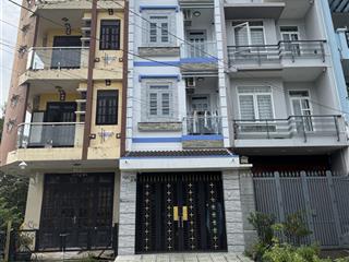 Chủ gửi bán căn nhà tâm huyết mt đường 20m. dt 4,5x18, xây dựng 3 tầng sân thượng.