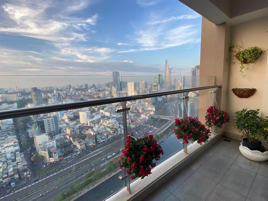 Bán gấp căn hộ chung cư garden gate, 9 hoàng minh giám. dt 75m2,2pn, 2wc giá 5.2 tỷ. 0901 319 ***
