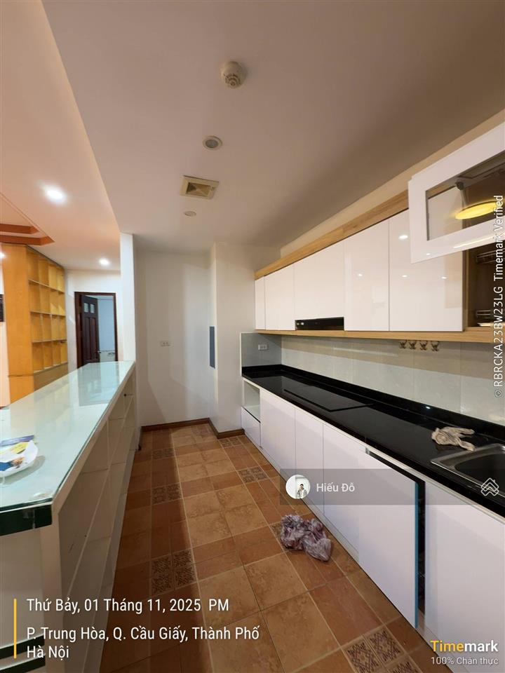 N05 hoàng đạo thuý cho thuê duy nhất 160m2 3n 3wc cơ bản. giá  18tr/tháng. có slot oto hầm