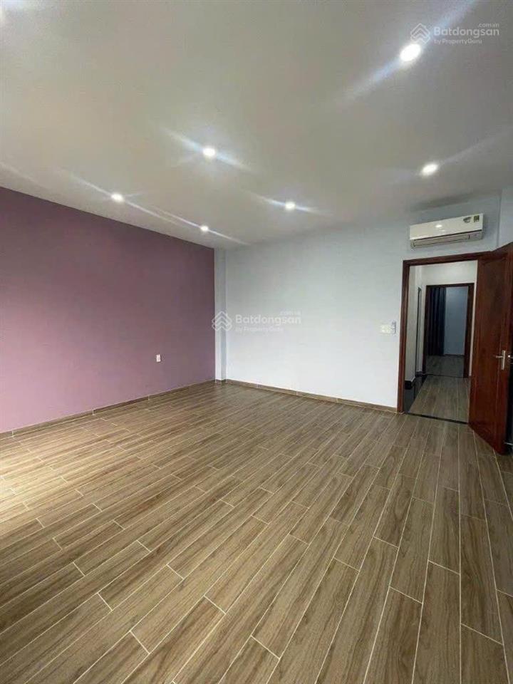 Chính chủ bán gấp nhà phố sadeco ven sông dt 5x18m(90m2), đối diện trường rmit quận 7 giá 15.5 tỷ