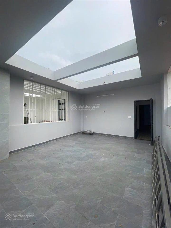 Chính chủ bán gấp nhà phố sadeco ven sông dt 5x18m(90m2), đối diện trường rmit quận 7 giá 15.5 tỷ