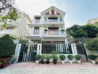 Cần bán gấp biệt thự kdc sadeco ven sông tân phong quận 7, dt 7x18m (126m2) có thang máy giá 23 tỷ