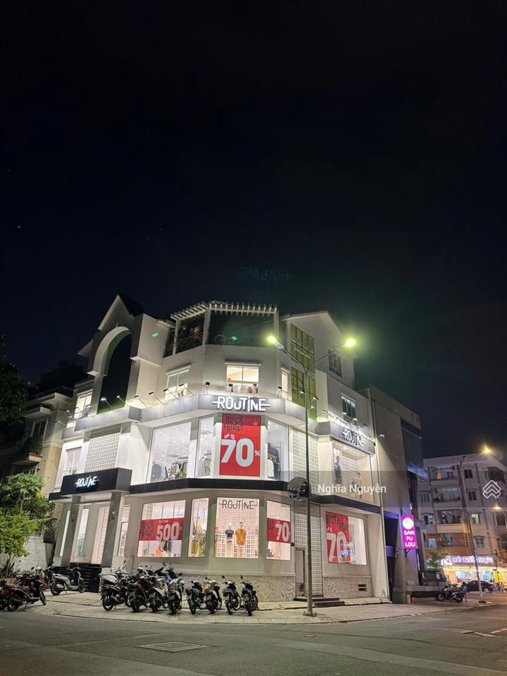 Hàng hiếm! góc 2 mặt tiền đường trương định ngang 5m hđ thuê 120 triệu/tháng chào bán 42 tỷ