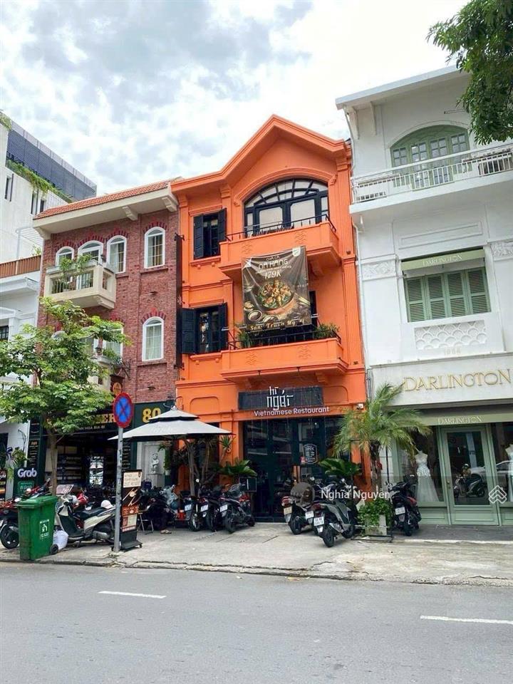 Nhà hiếm nguyễn trọng tuyển! ngang 8m 3 tầng. cần bán gấp giá chỉ 22 tỷ