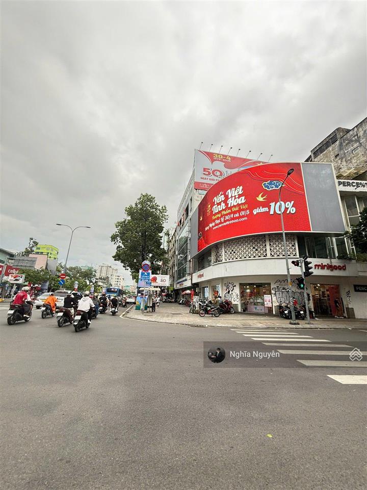 58 tỷ! bán gấp nhà mt lưu văn lang sát chợ bến thành (4,2x20m  xd 2 tầng  cho thuê 100tr/tháng)