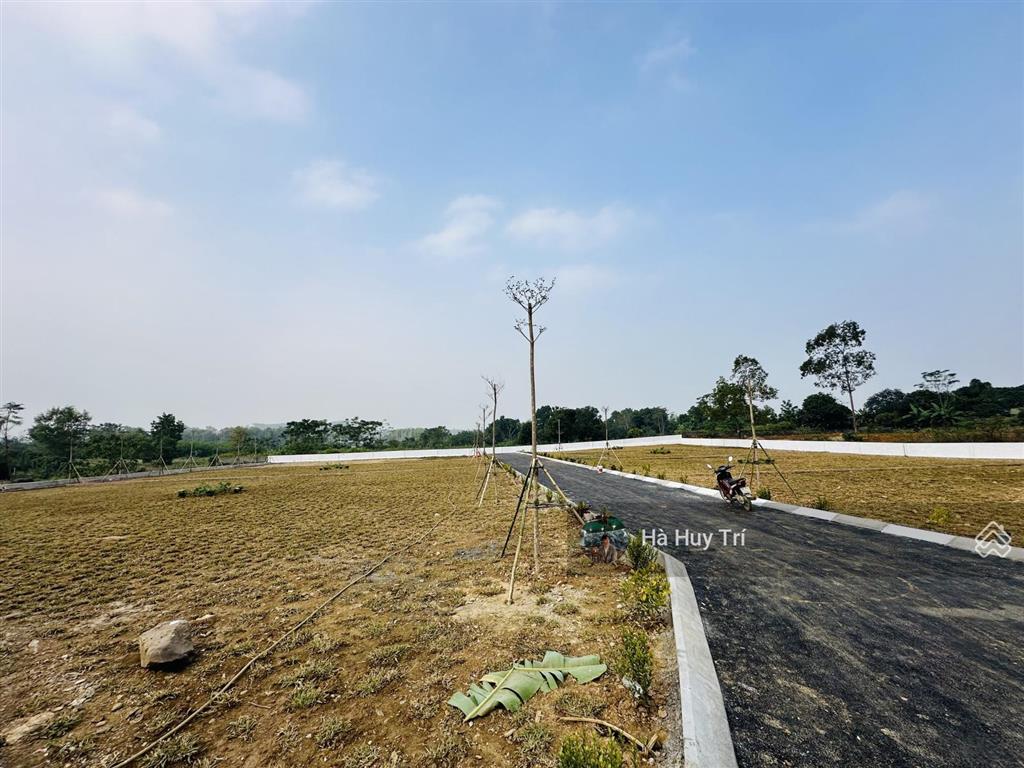 Mở bán 7 lô đất nghỉ dưỡng  view núi non xung quanh  diện tích lớn  giá chỉ nhỉnh 2 tỷ/ lô