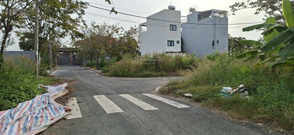 Bán đất tại đường long thuận , p. trường thạnh q9 , lô góc 90m2 ngang 6.4 m , giá 5..250 tỷ