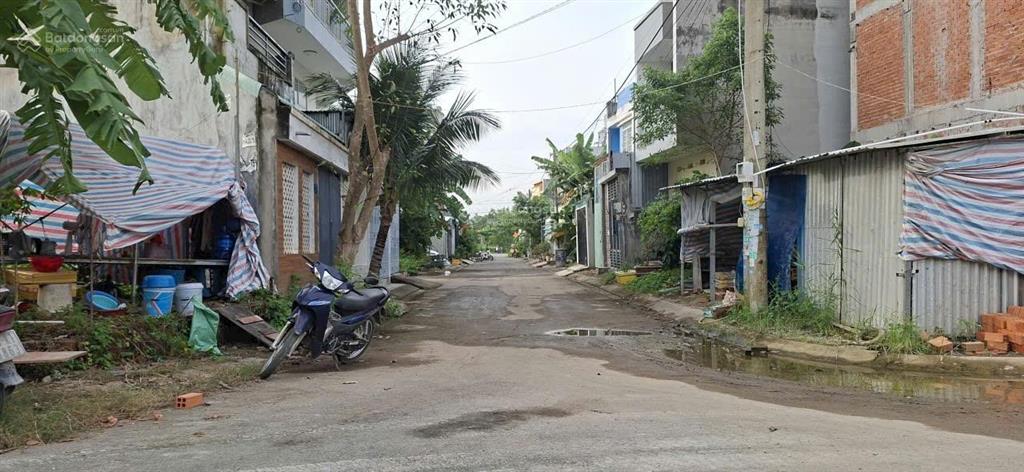 Bán đất tại đường long thuận , p. trường thạnh q9 , lô góc 90m2 ngang 6.4 m , giá 5..250 tỷ