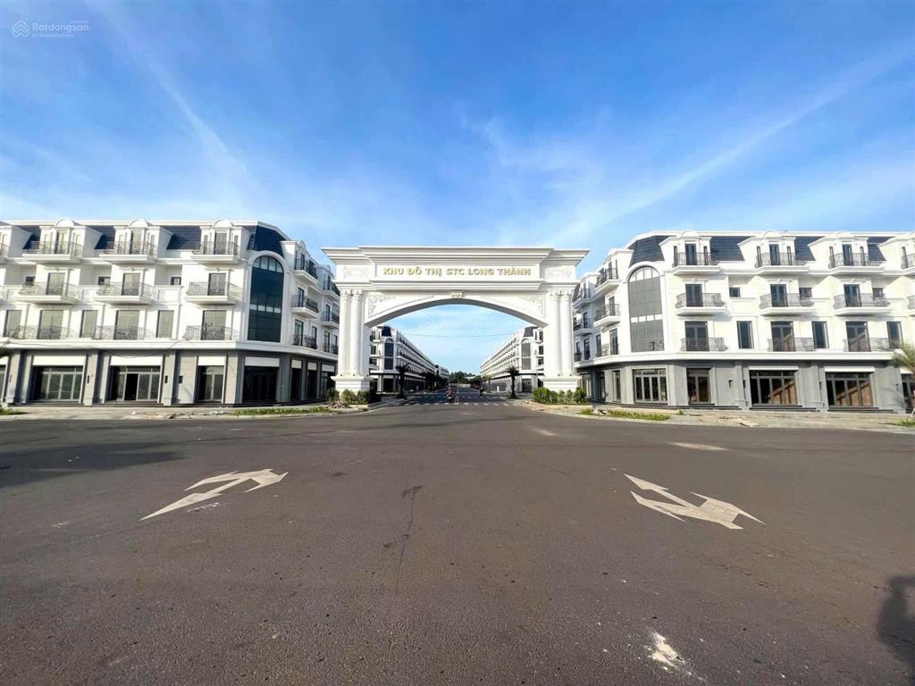 Cho con đi du học chủ bán lô 120m2 giá 2tỷ250  ngay hệ thống tttm đang xây  đường 20m  sổ sẵn