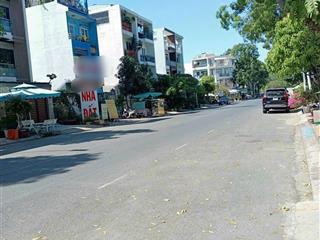 Góc 2 mặt tiền đường thống nhất lô 147m2, cách làng đại học thủ đức 500m  sổ công chứng