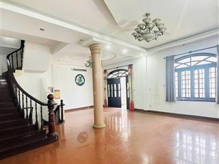 Cho thuê nhà 10x20, 3 lầu mặt tiền hoàng văn thụ, phường chánh nghĩa