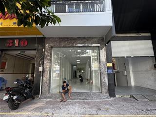 Cho thuê toà nhà mặt tiền 308 trần phú quận 5, nhà mới 100% 8 tầng dtsd 900m2