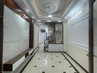 Nhà đẹp diện tích rộng 39m2 4,15 tỷ xây 5 tầng ô tô đỗ gần cách đường 6 500m
