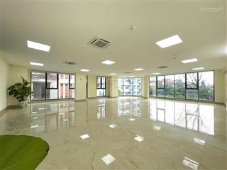Chủ nhà cần cho thuê mặt bằng văn phòng 150m tại mặt phố phạm tuấn tài , cầu giấy .