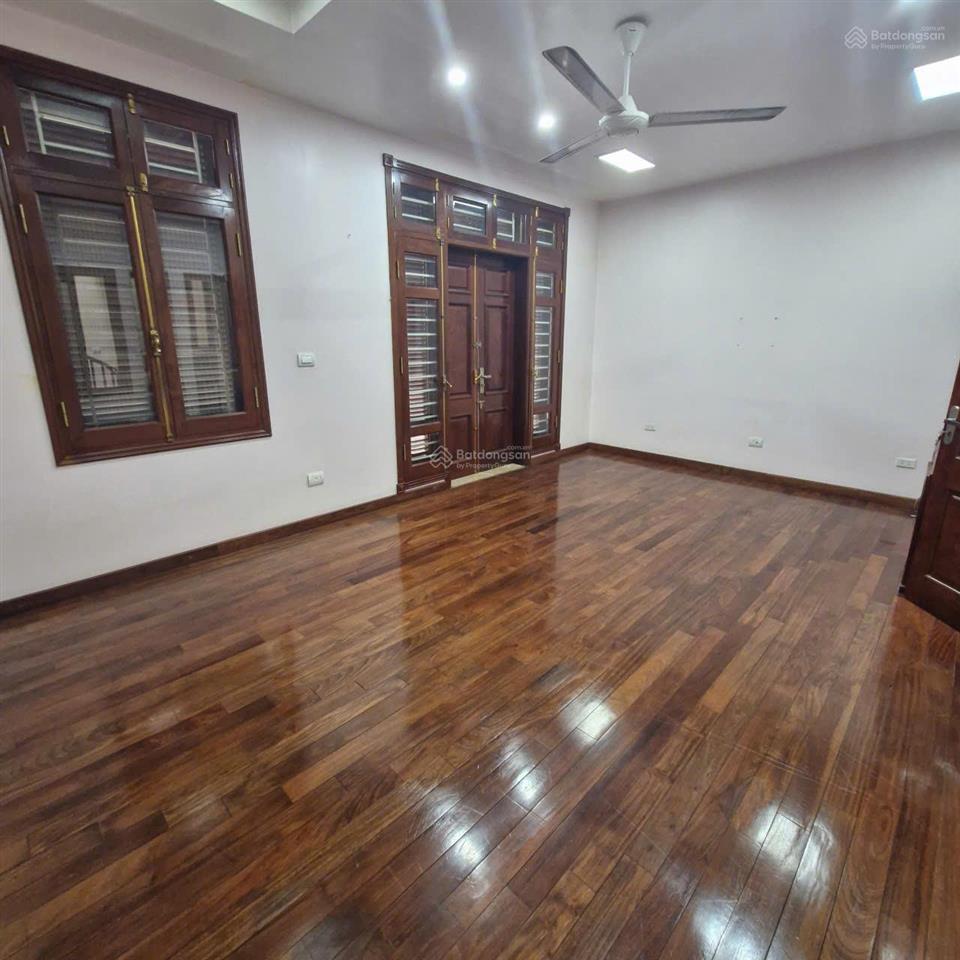 Cho thuê nhà nguyễn cảnh dị  đại kim, dt 60m*5 tầng, oto đỗ cửa thoải mái, giá thuê 18 tr có tl