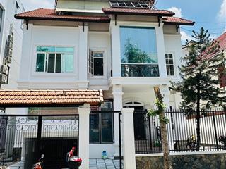 Cho thuê biệt thự 251m2 ngang 15,5m, 1 hầm 3 tầng giá 80 triệu ngay vòng xoay trần não q2