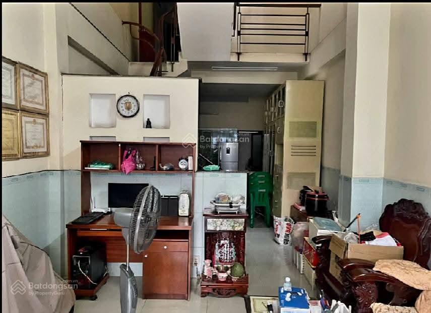 Cxpld bình phú ( 4 x 18 ) 3 tầng đúc chắc chắn, sát siêu thị mega vị trí đẹp nhỉnh 9 tỷ.