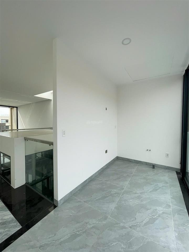 Nhà phố global hoàn thiện ntcb, giá 45 triệu view công viên sầm uất, kinh doanh + ở.