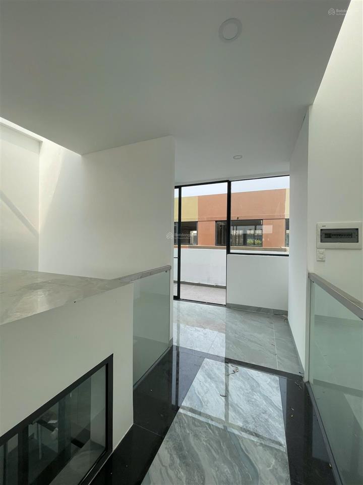 Nhà phố global hoàn thiện ntcb, giá 45 triệu view công viên sầm uất, kinh doanh + ở.