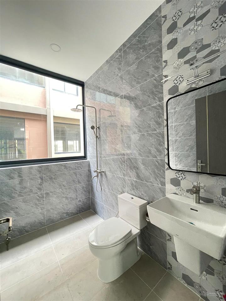 Nhà phố global hoàn thiện ntcb, giá 45 triệu view công viên sầm uất, kinh doanh + ở.