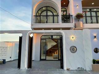 Bán nhà chính chủ  giá chỉ 2 tỷ 2  gần công an xã long trạch  cần đước  100m2