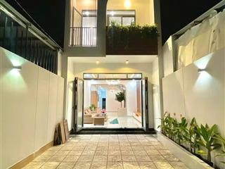 Mua nhà tặng vàng thần tài 9999. chỉ 2tỷ3 siêu phẩm ngay khu dân cư sầm uất  cần đước  long an