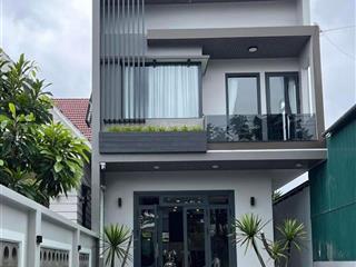 Nhà 112.6m  giá 2 tỷ 3  shr.cách chợ bình chánh 15p(chính xác)nhà mới xây