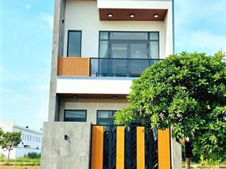 Nhà phố mới xây 2 tầng 90m2 2tỷ4. thiết kế châu âu. nằm trong kdc. mt đường 10m