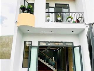 Nhà đẹp 2tầng mới xây sổ hồng riêng. 103m2  2 tỷ 2  cần đước  long an