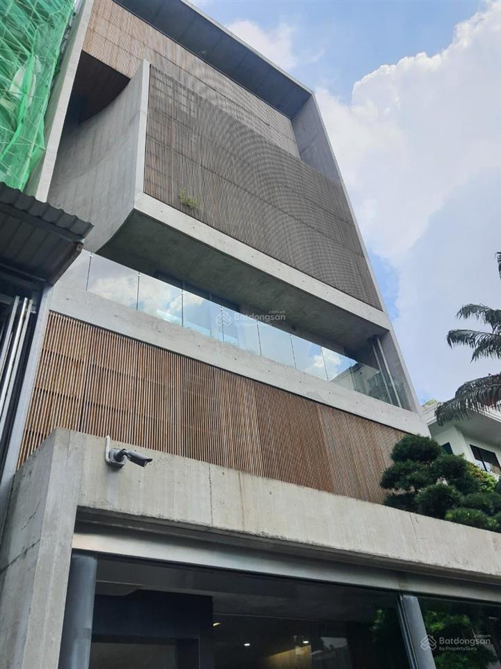 Cho thuê nhà mới mặt tiền 184a lê văn sỹ  ngang 6 mét  có hầm xe. vỉa hè rộng