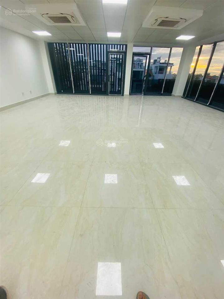 Cho thuê nhà 120 nơ trang long p13 bình thạnh. 4 lầu thang máy. dtsd 720m2. có pccc
