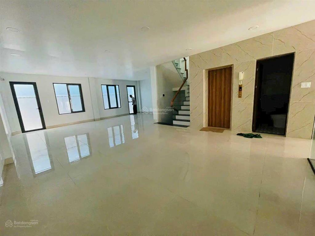 Cho thuê nhà 28a huỳnh đình hai, p24, bình thạnh, 4 lầu thang máy, dtsd 720m2, có pccc
