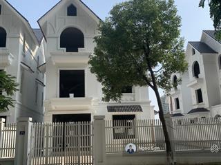 Biệt thự 300m2 gần tổ hợp chung cư và văn phòng chuẩn bị xây giá chỉ 43 tỷ. e em sơn 0928 036 ***