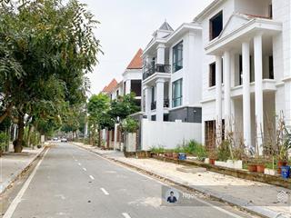 Chính chủ gửi bán biệt thự song lập 190m2 giá 27,5 tỷ cần bán gấp.  em sơn 0928 036 *** .