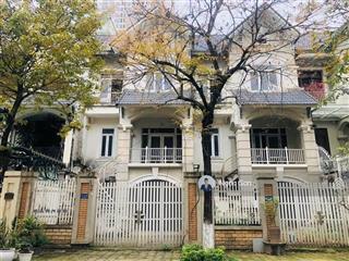 Chính chủ bán gấp nhà vườn khu a giáp vinsmart hoàn thiện full giá chưa đến 25 tỷ.