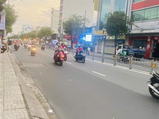 Giá tốt  bán nhà mặt tiền trường chinh q. tân bình, 4m5x23m, 3 tầng + sân thượng, giá chỉ 20 tỷ
