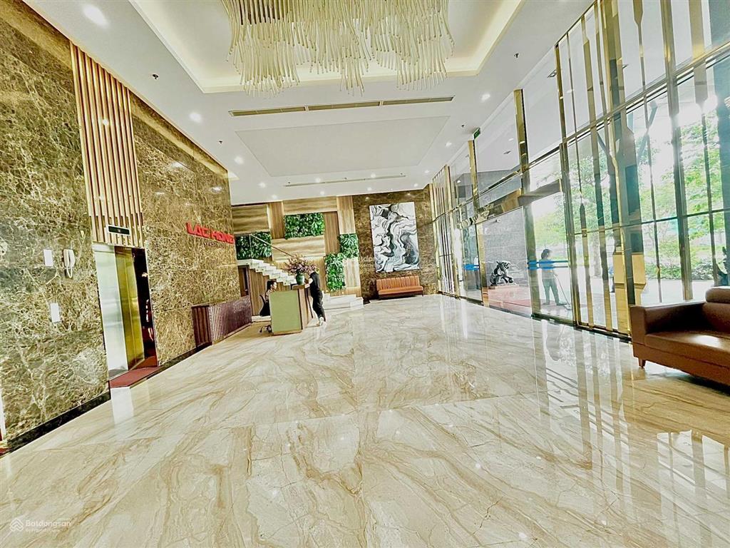 Cho thuê văn phòng ngoại giao đoàn full tiện ích, văn phòng mới, bãi xe rộng, giá tốt khu vực