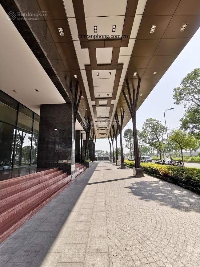 Cho thuê văn phòng ngoại giao đoàn full tiện ích, văn phòng mới, bãi xe rộng, giá tốt khu vực