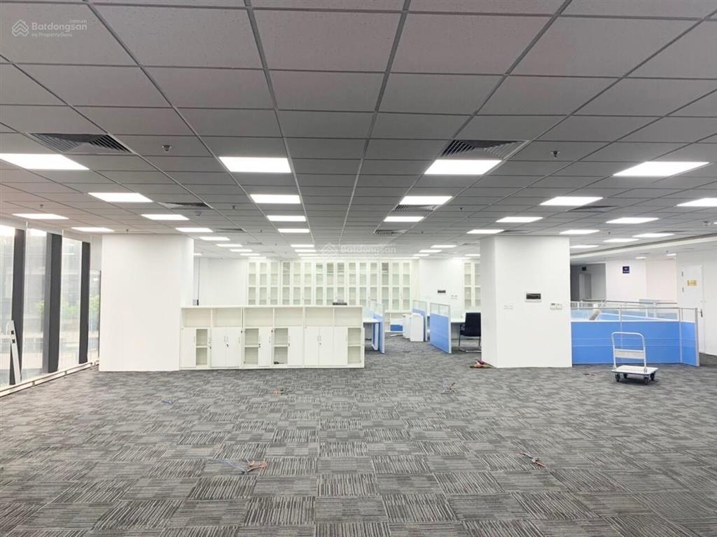 Cho thuê văn phòng ngoại giao đoàn full tiện ích, văn phòng mới, bãi xe rộng, giá tốt khu vực