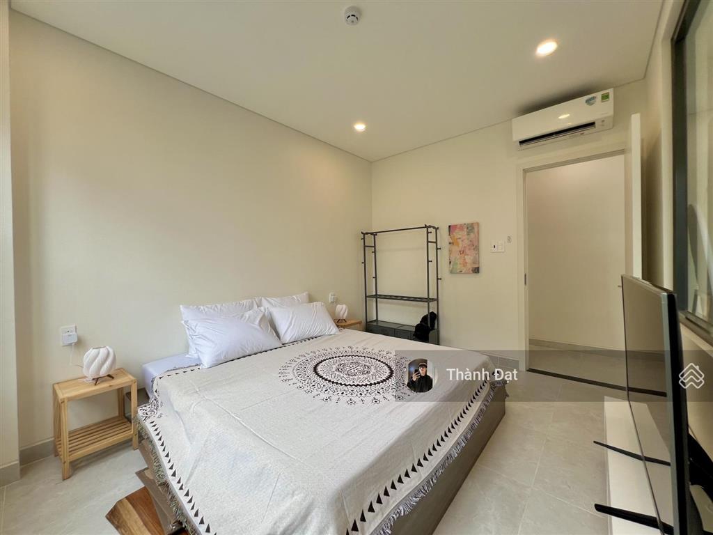 Thuê căn hộ lê quý đôn quận 3, 1 phòng ngủ 1 phòng khách balcony & cửa sổ 52m2, gần dinh độc lập